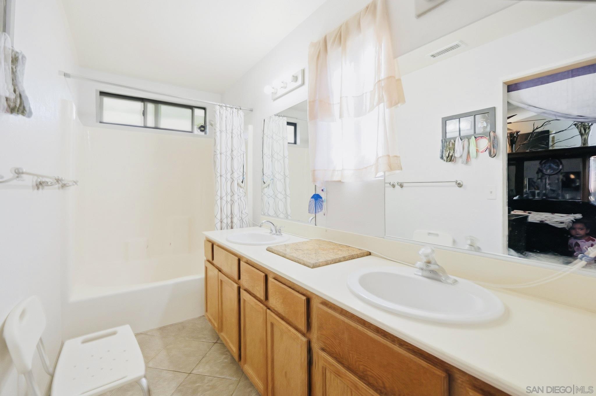 Detail Gallery Image 14 of 27 For 41614  Zinfandel Ave, Temecula,  CA 92591 - 3 Beds | 2 Baths