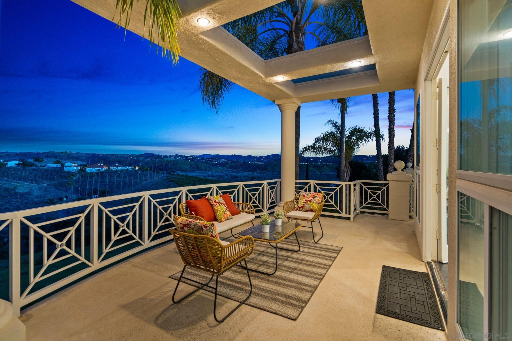 Detail Gallery Image 14 of 60 For 4462  Fallsbrae Rd, Fallbrook,  CA 92028 - 4 Beds | 3/1 Baths