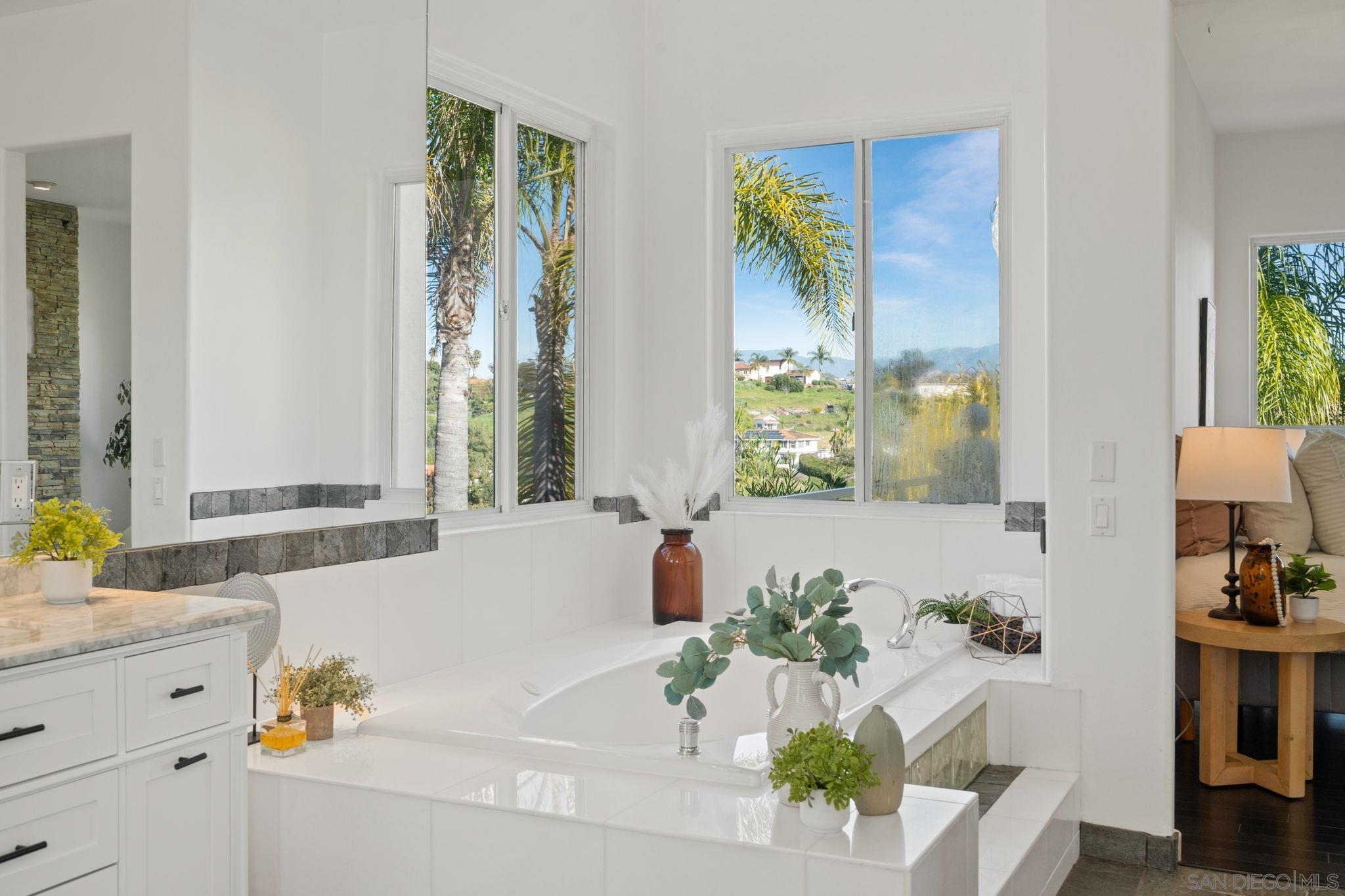 Detail Gallery Image 34 of 60 For 4462  Fallsbrae Rd, Fallbrook,  CA 92028 - 4 Beds | 3/1 Baths