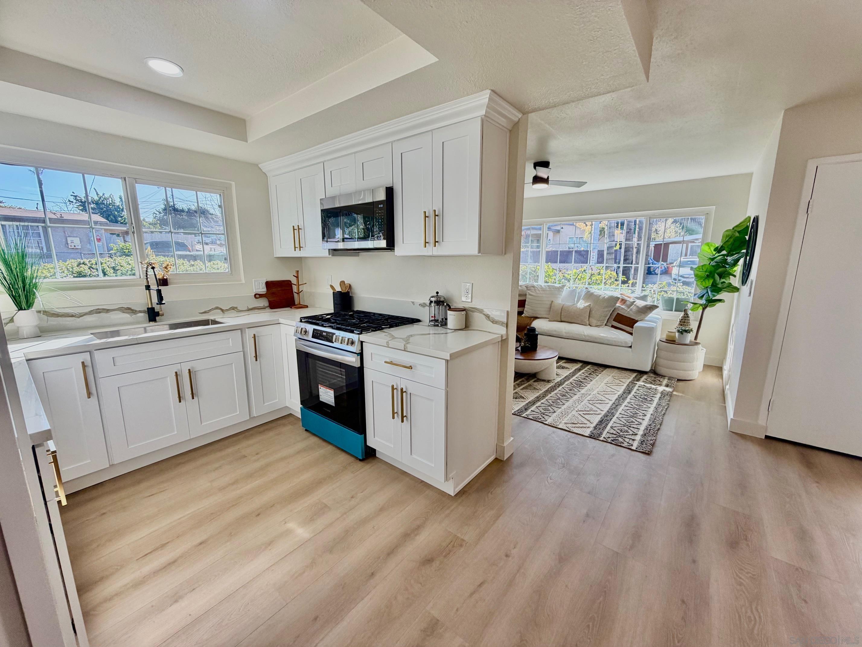 Detail Gallery Image 4 of 23 For 731  Pecos Street, Spring Valley,  CA 91977 - 3 Beds | 2 Baths