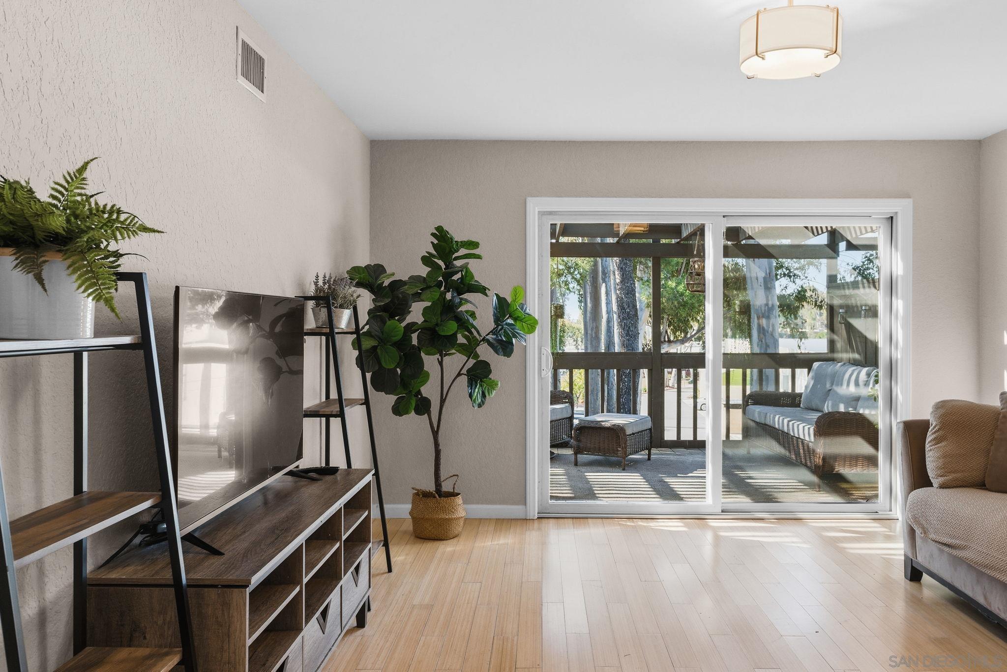 Detail Gallery Image 7 of 24 For 10251  Caminito Surabaya, San Diego,  CA 92131 - 4 Beds | 2/1 Baths