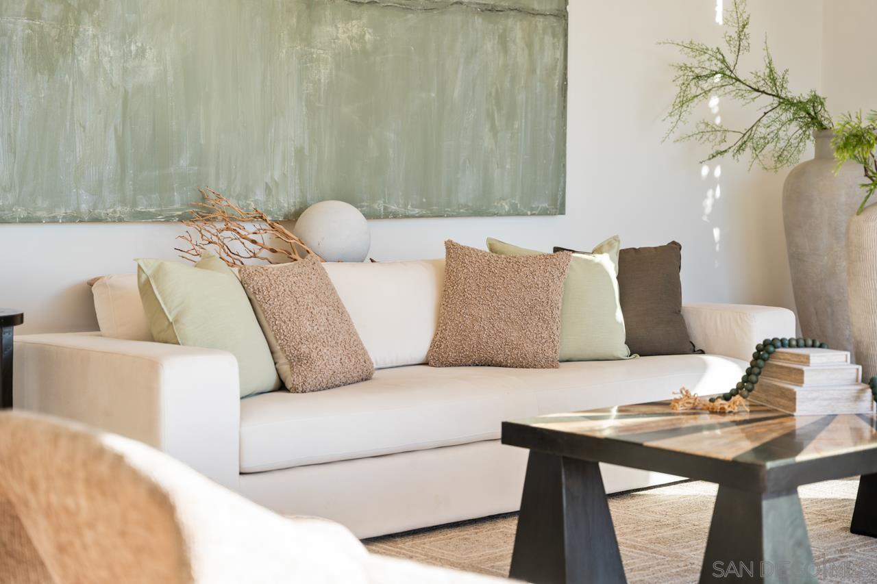 Detail Gallery Image 12 of 69 For 8080  La Jolla Scenic Dr N, La Jolla,  CA 92037 - 5 Beds | 4/1 Baths