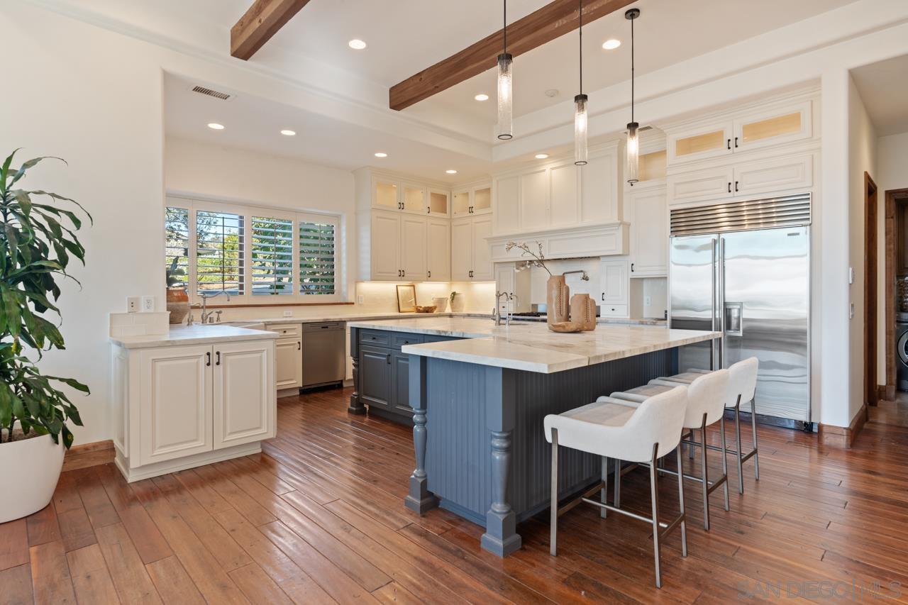 Detail Gallery Image 18 of 69 For 8080  La Jolla Scenic Dr N, La Jolla,  CA 92037 - 5 Beds | 4/1 Baths