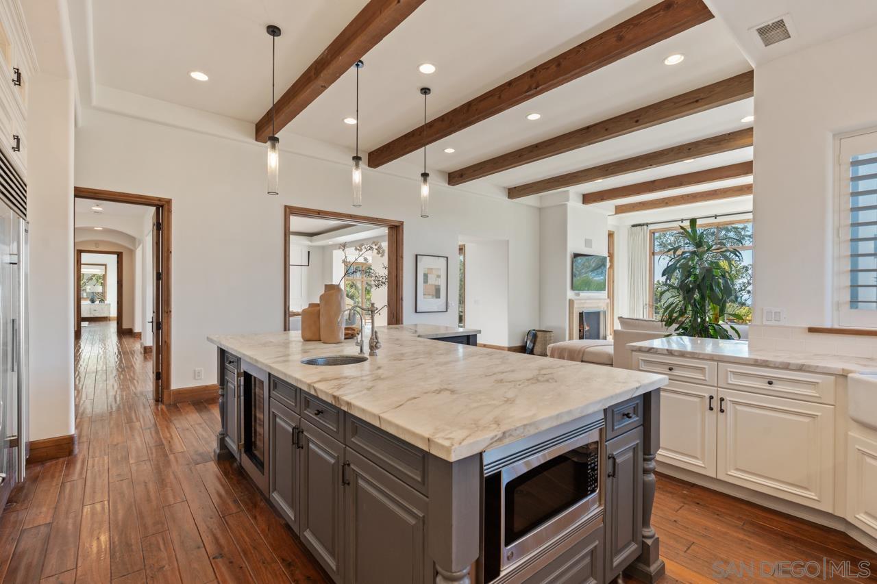 Detail Gallery Image 22 of 69 For 8080  La Jolla Scenic Dr N, La Jolla,  CA 92037 - 5 Beds | 4/1 Baths