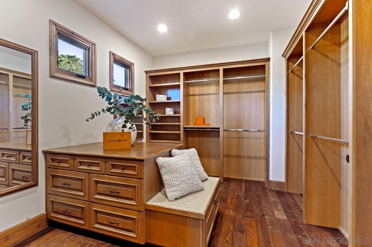 Detail Gallery Image 42 of 69 For 8080  La Jolla Scenic Dr N, La Jolla,  CA 92037 - 5 Beds | 4/1 Baths