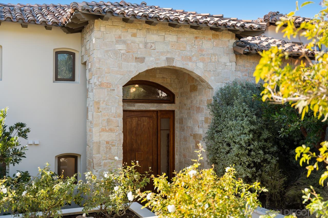 Detail Gallery Image 6 of 69 For 8080  La Jolla Scenic Dr N, La Jolla,  CA 92037 - 5 Beds | 4/1 Baths