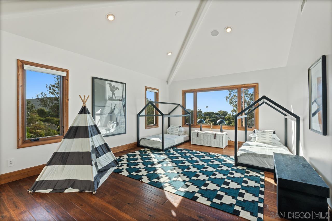 Detail Gallery Image 55 of 69 For 8080  La Jolla Scenic Dr N, La Jolla,  CA 92037 - 5 Beds | 4/1 Baths