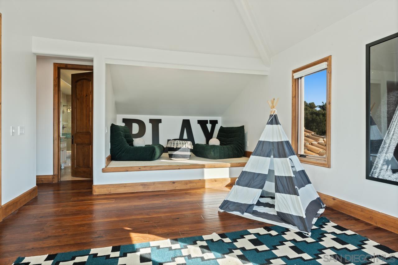 Detail Gallery Image 56 of 69 For 8080  La Jolla Scenic Dr N, La Jolla,  CA 92037 - 5 Beds | 4/1 Baths