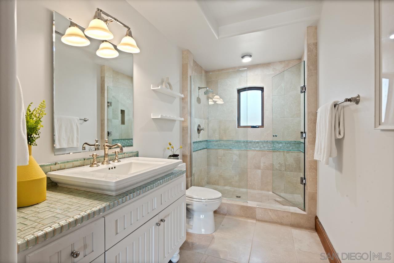 Detail Gallery Image 58 of 69 For 8080  La Jolla Scenic Dr N, La Jolla,  CA 92037 - 5 Beds | 4/1 Baths