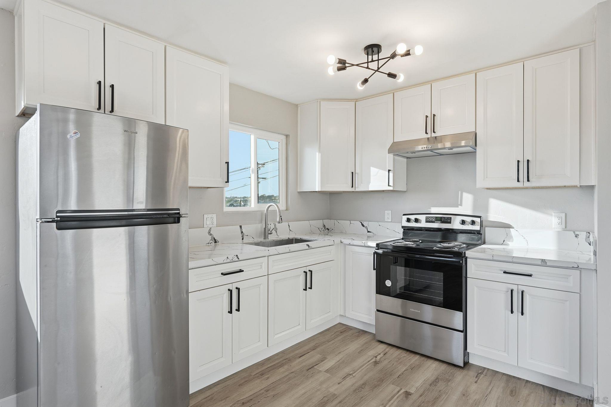 Detail Gallery Image 6 of 34 For 204-12 S Pardee, San Diego,  CA 92113 - – Beds | – Baths