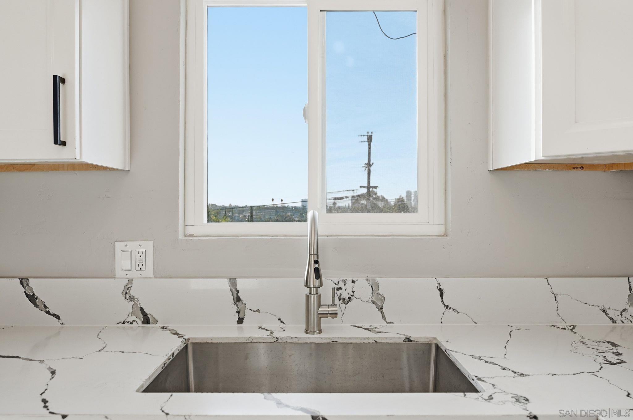 Detail Gallery Image 7 of 34 For 204-12 S Pardee, San Diego,  CA 92113 - – Beds | – Baths