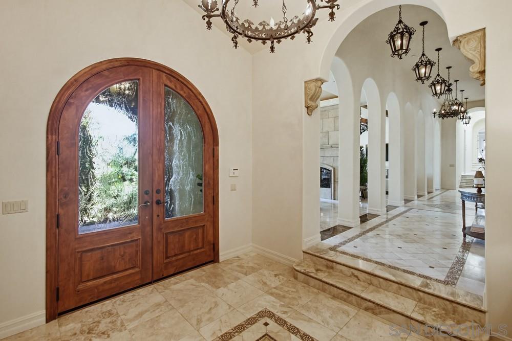 Detail Gallery Image 2 of 75 For 11558  Creek, Poway,  CA 92064 - 5 Beds | 4/1 Baths