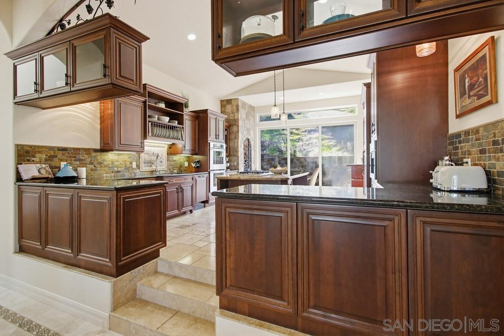 Detail Gallery Image 15 of 75 For 11558  Creek, Poway,  CA 92064 - 5 Beds | 4/1 Baths