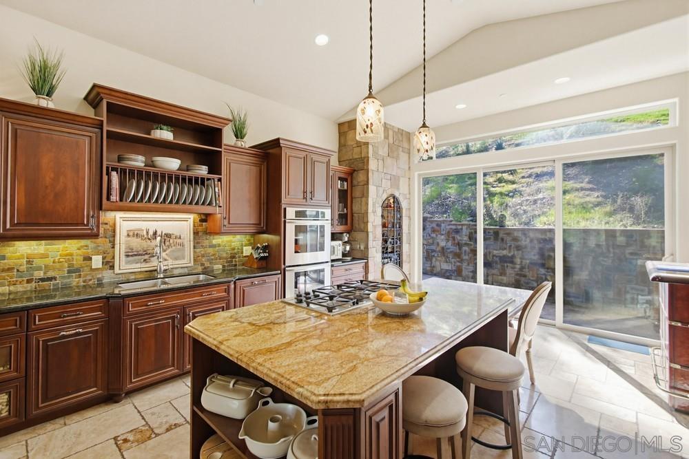 Detail Gallery Image 16 of 75 For 11558  Creek, Poway,  CA 92064 - 5 Beds | 4/1 Baths