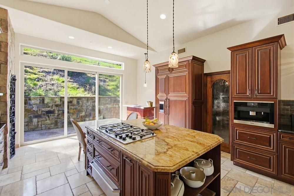 Detail Gallery Image 17 of 75 For 11558  Creek, Poway,  CA 92064 - 5 Beds | 4/1 Baths