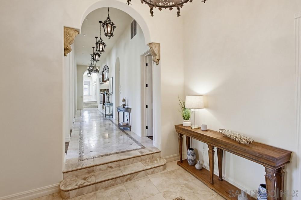 Detail Gallery Image 3 of 75 For 11558  Creek, Poway,  CA 92064 - 5 Beds | 4/1 Baths