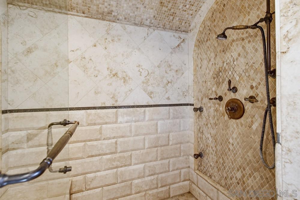 Detail Gallery Image 59 of 75 For 11558  Creek, Poway,  CA 92064 - 5 Beds | 4/1 Baths