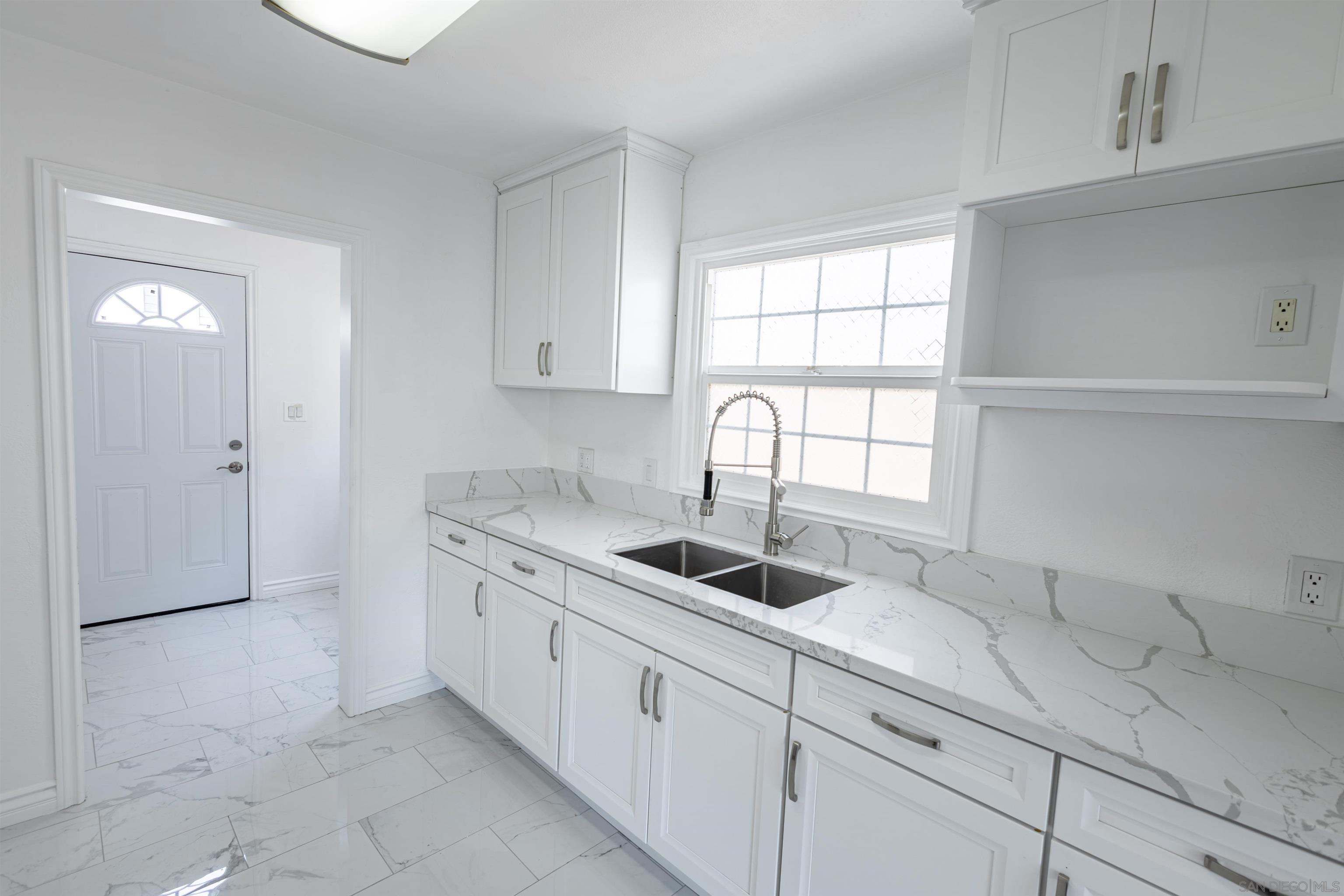 Detail Gallery Image 4 of 6 For 4244  46th St, San Diego,  CA 92115 - 3 Beds | 1 Baths