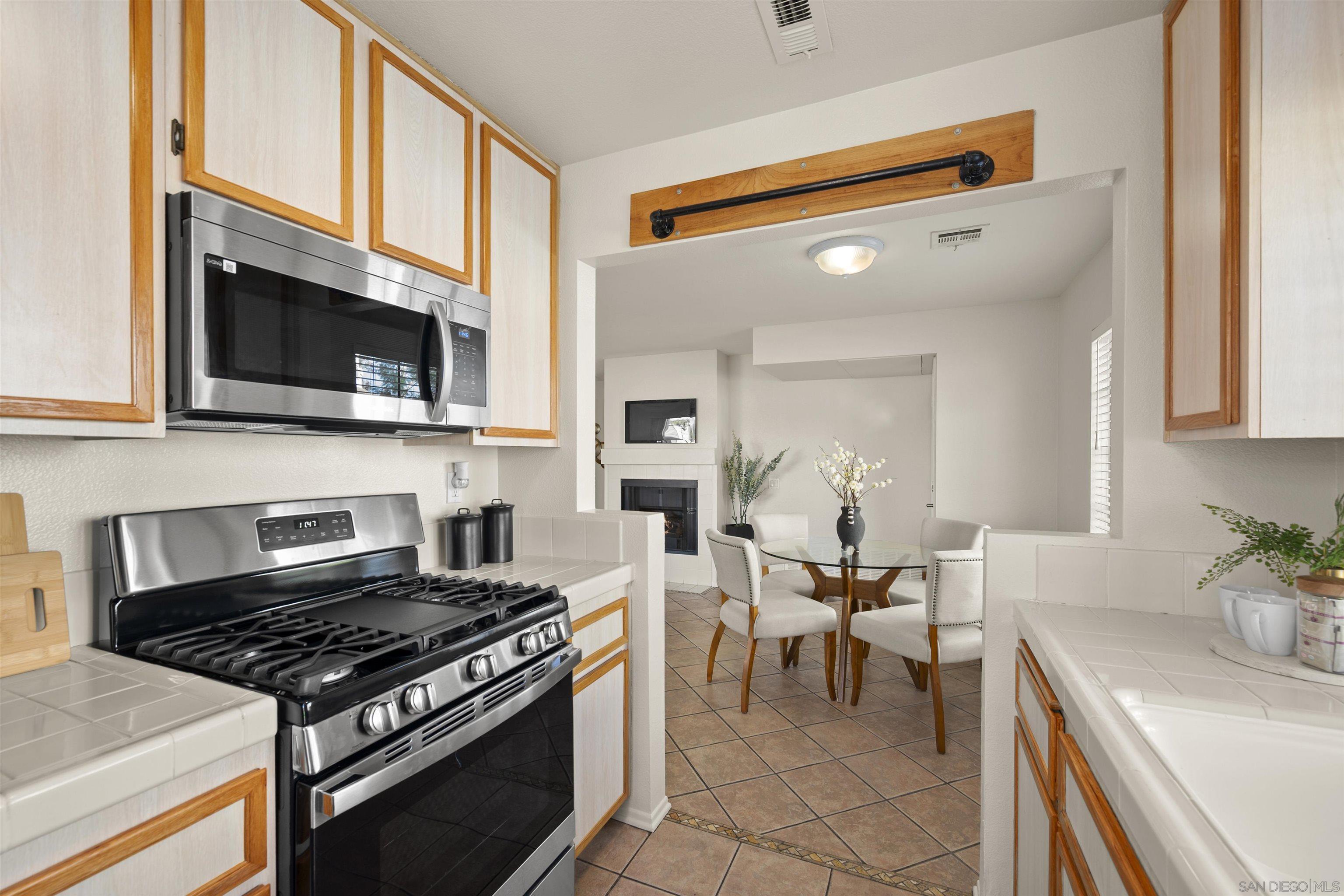 Detail Gallery Image 22 of 60 For 13340  Caminito Ciera  #47,  San Diego,  CA 92129 - 2 Beds | 2 Baths