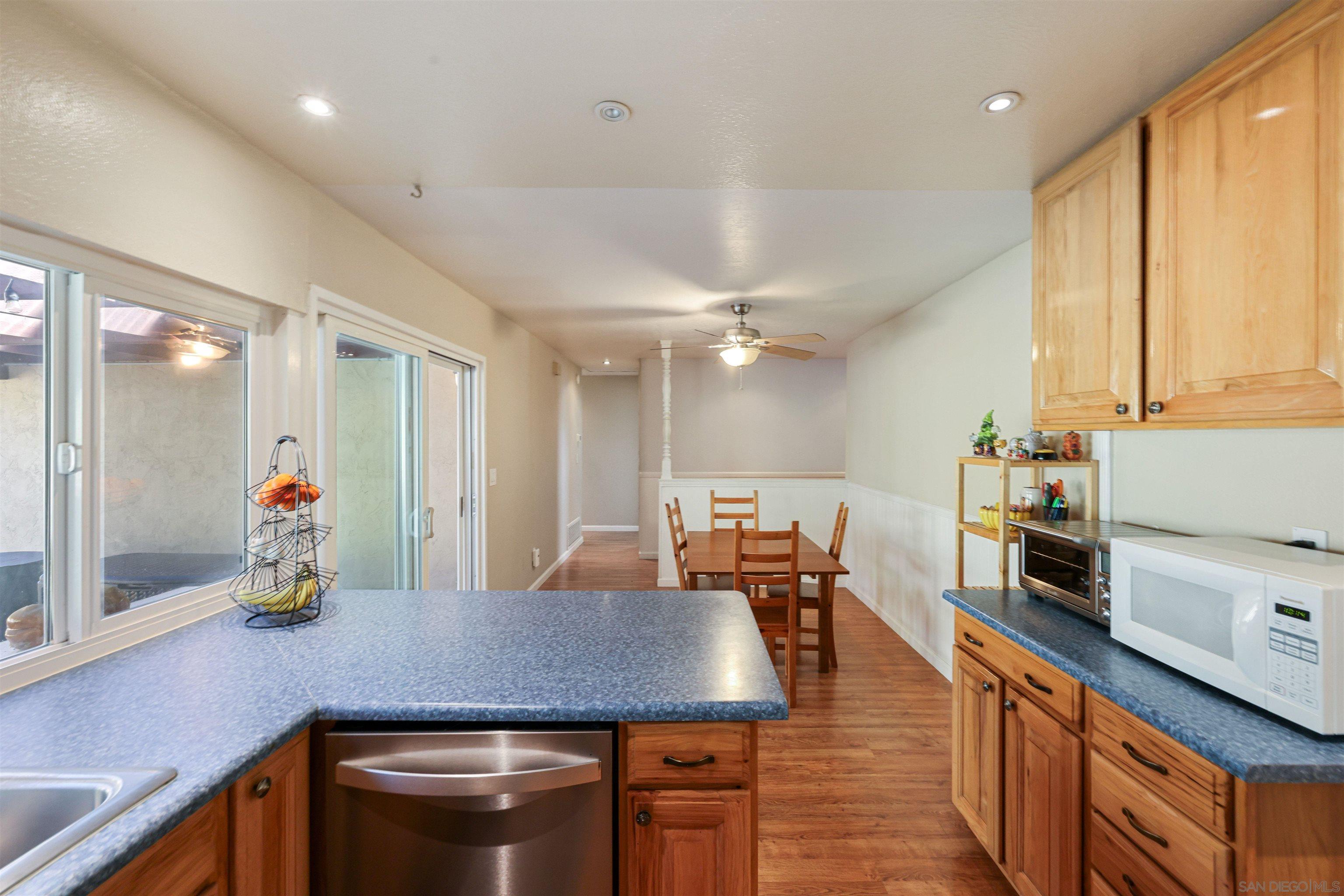 Detail Gallery Image 13 of 26 For 9916  Cardoza Dr, Santee,  CA 92071 - 3 Beds | 2 Baths