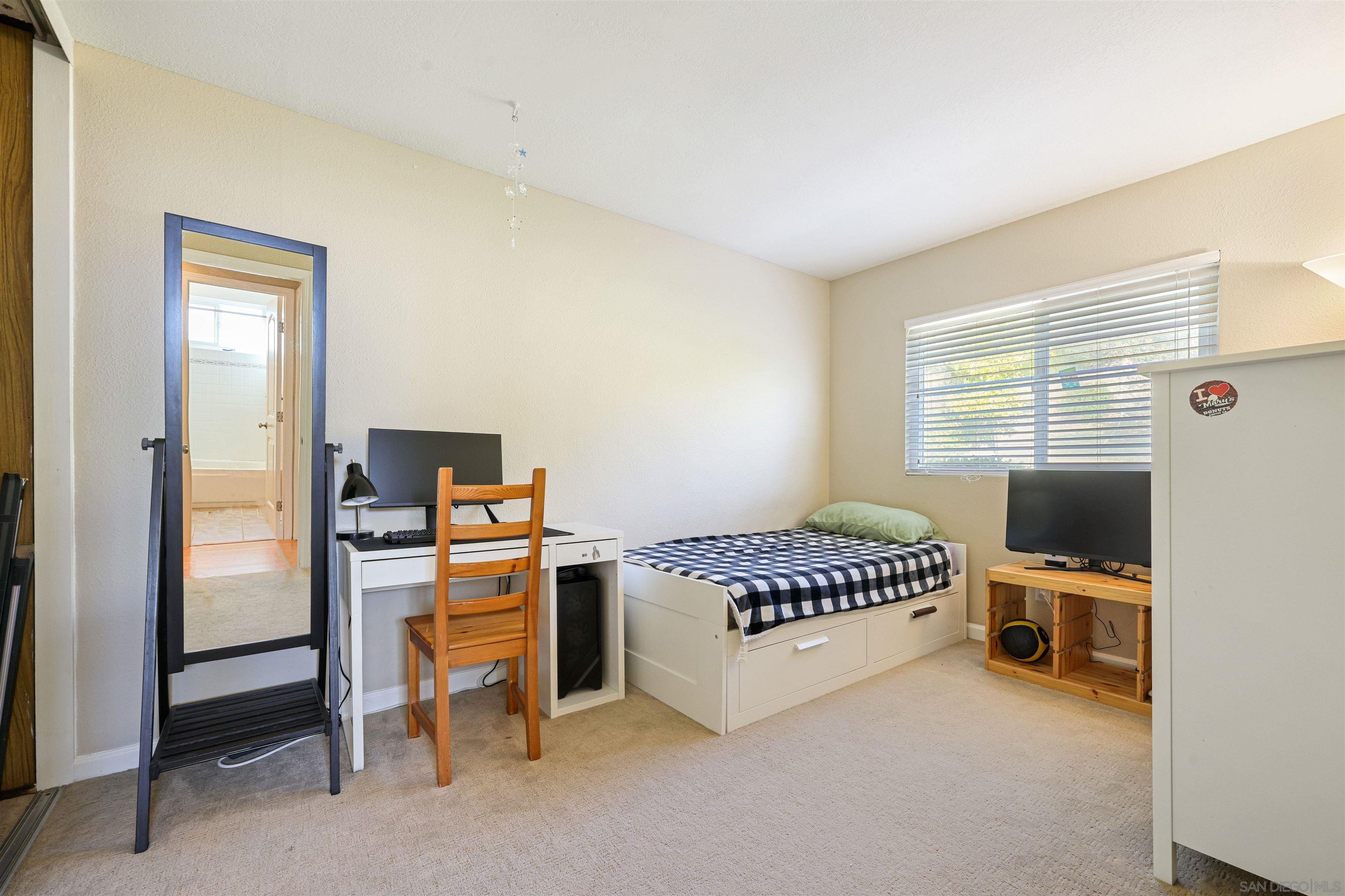 Detail Gallery Image 15 of 26 For 9916  Cardoza Dr, Santee,  CA 92071 - 3 Beds | 2 Baths