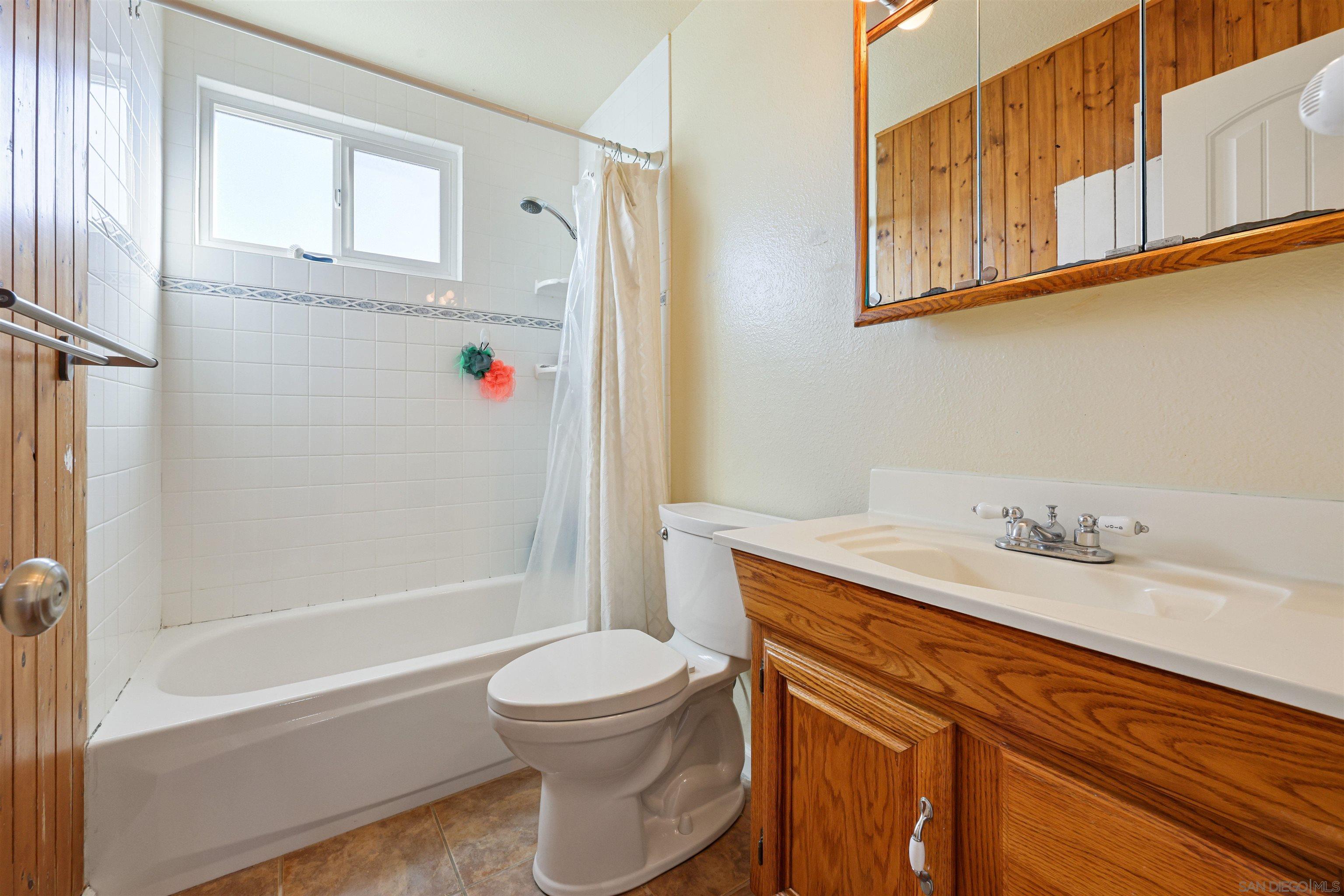 Detail Gallery Image 17 of 26 For 9916  Cardoza Dr, Santee,  CA 92071 - 3 Beds | 2 Baths