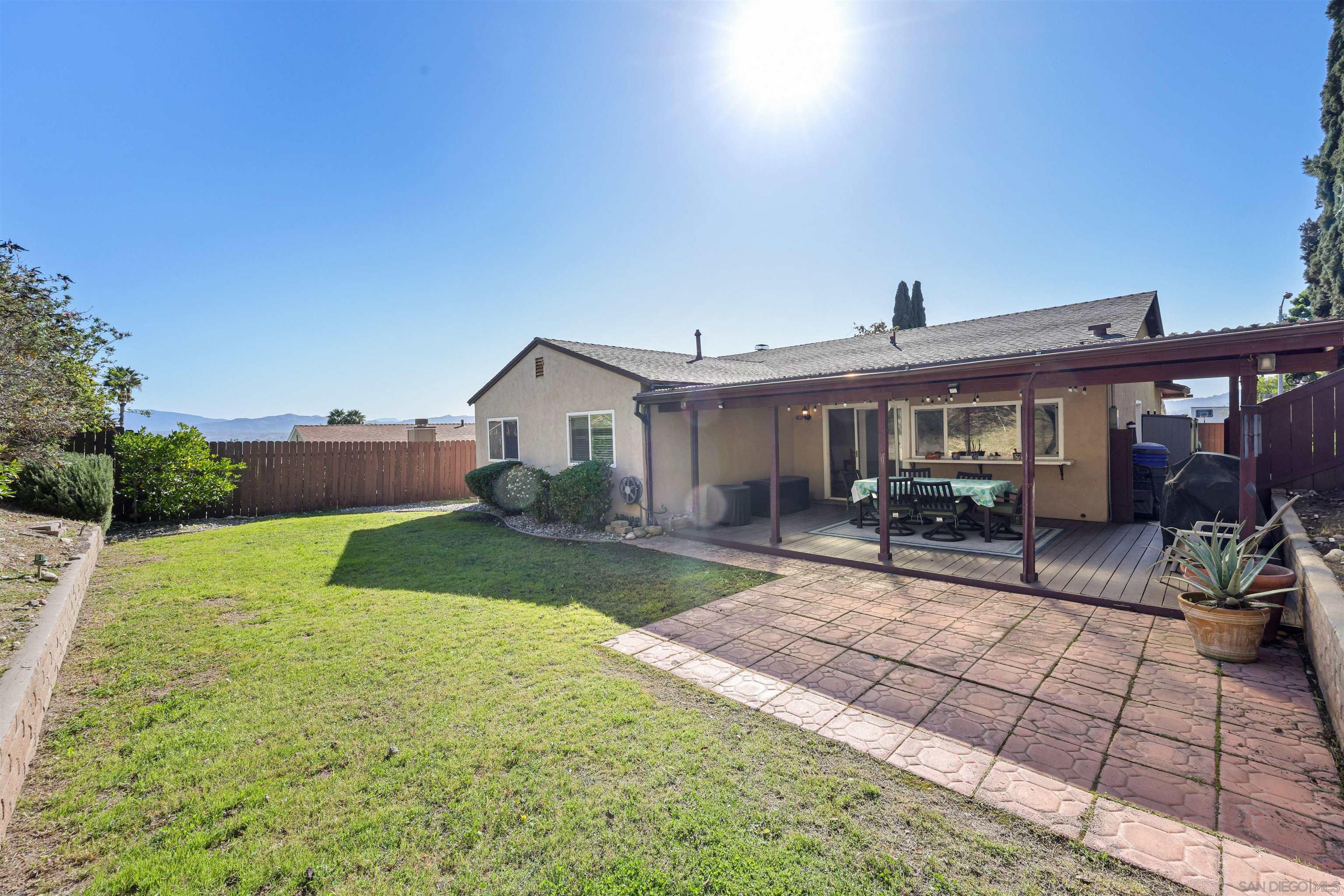 Detail Gallery Image 7 of 26 For 9916  Cardoza Dr, Santee,  CA 92071 - 3 Beds | 2 Baths