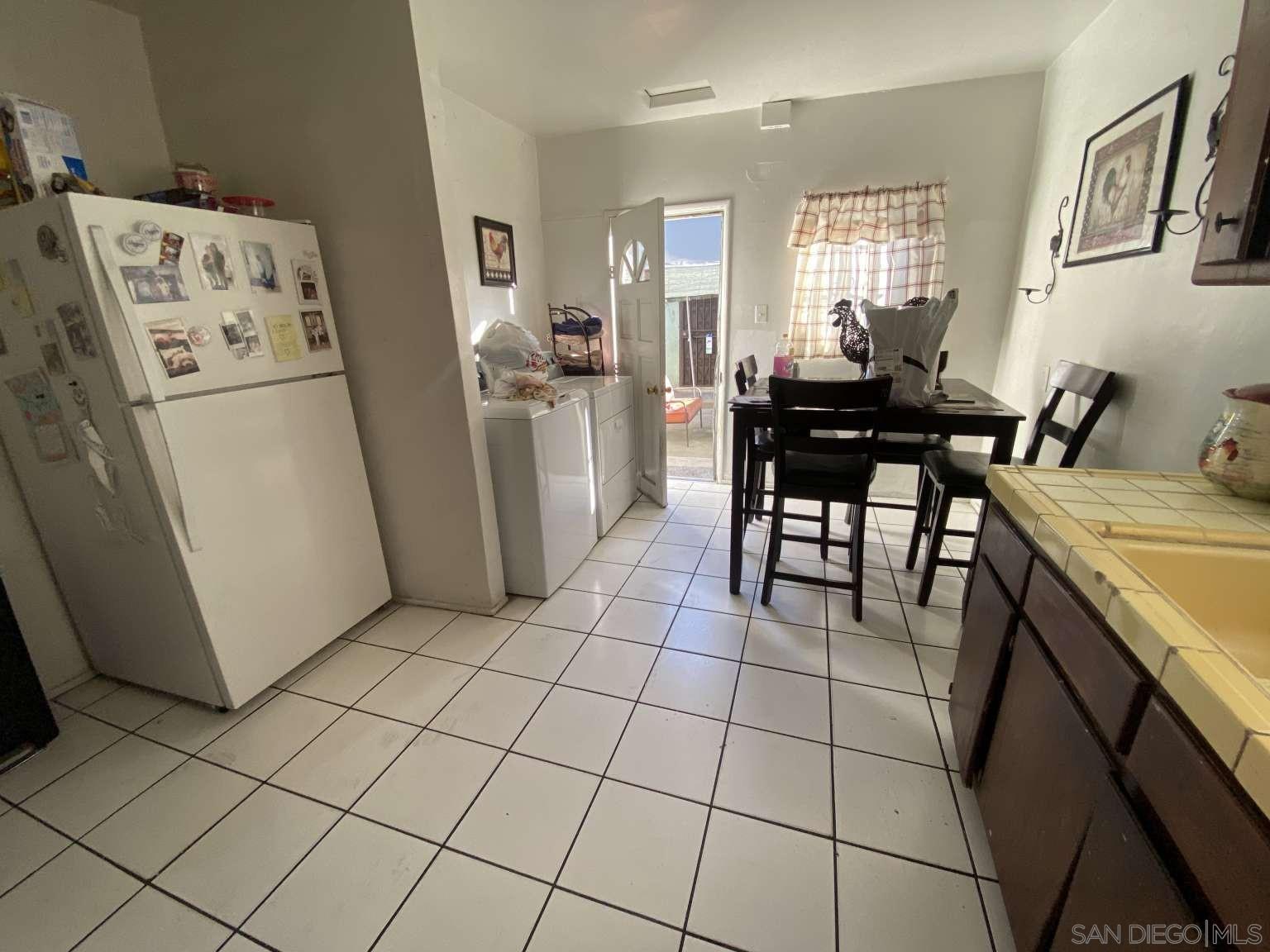 Detail Gallery Image 12 of 26 For 1202 E 76th St, Los Angeles,  CA 90001 - – Beds | – Baths