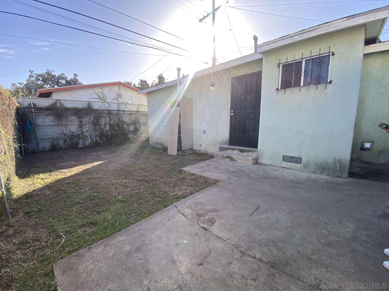 Detail Gallery Image 17 of 28 For 1202 E E 76th St, Los Angeles,  CA 90001 - – Beds | – Baths