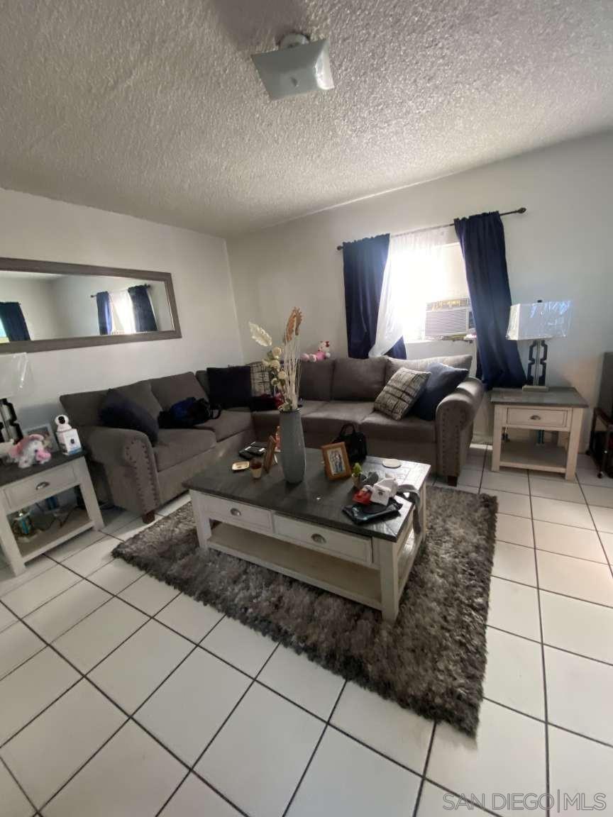 Detail Gallery Image 4 of 26 For 1202 E 76th St, Los Angeles,  CA 90001 - – Beds | – Baths