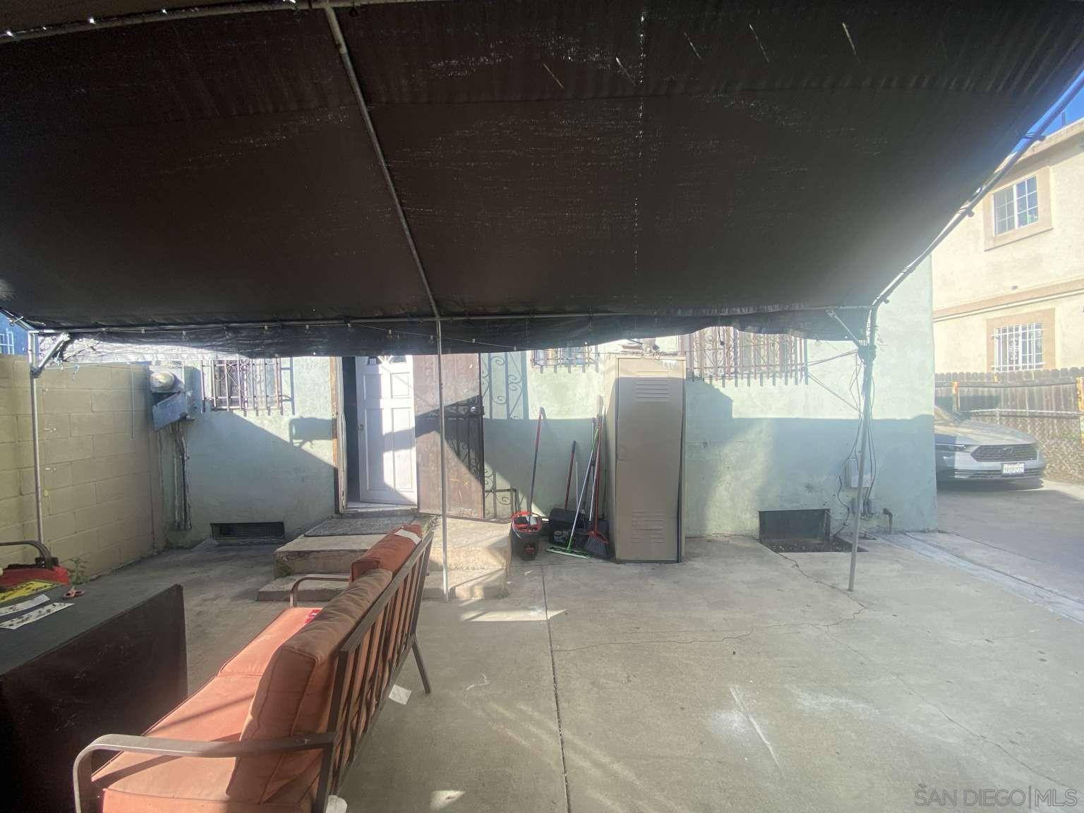 Detail Gallery Image 5 of 28 For 1202 E E 76th St, Los Angeles,  CA 90001 - – Beds | – Baths