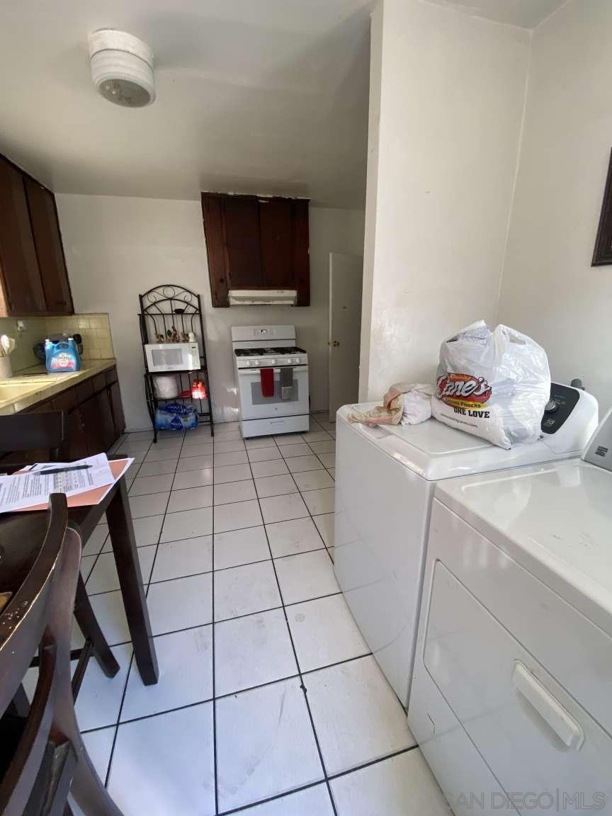 Detail Gallery Image 6 of 26 For 1202 E 76th St, Los Angeles,  CA 90001 - – Beds | – Baths