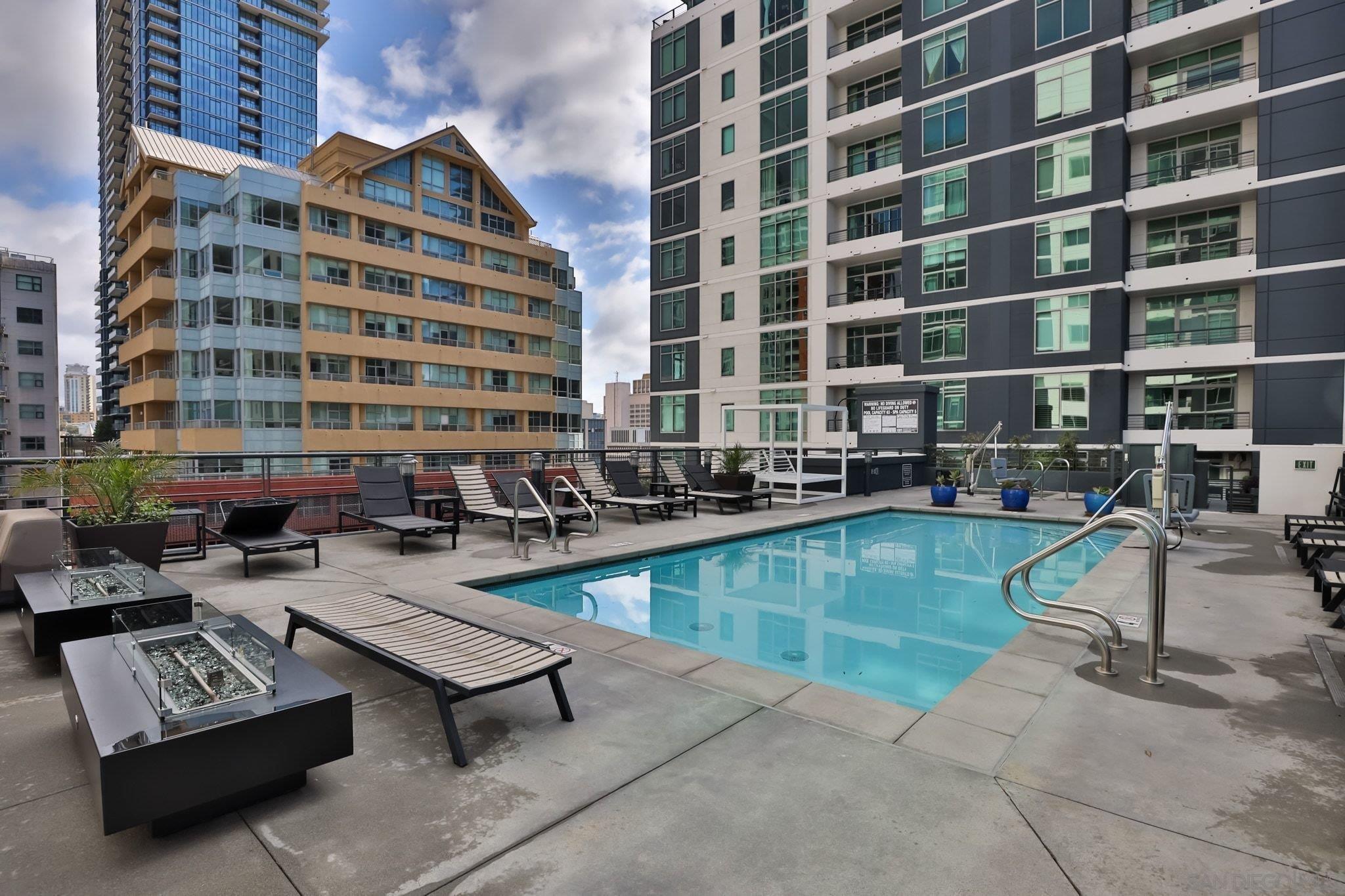 Detail Gallery Image 34 of 53 For 425 W Beech St  #433,  San Diego,  CA 92101 - 2 Beds | 1 Baths