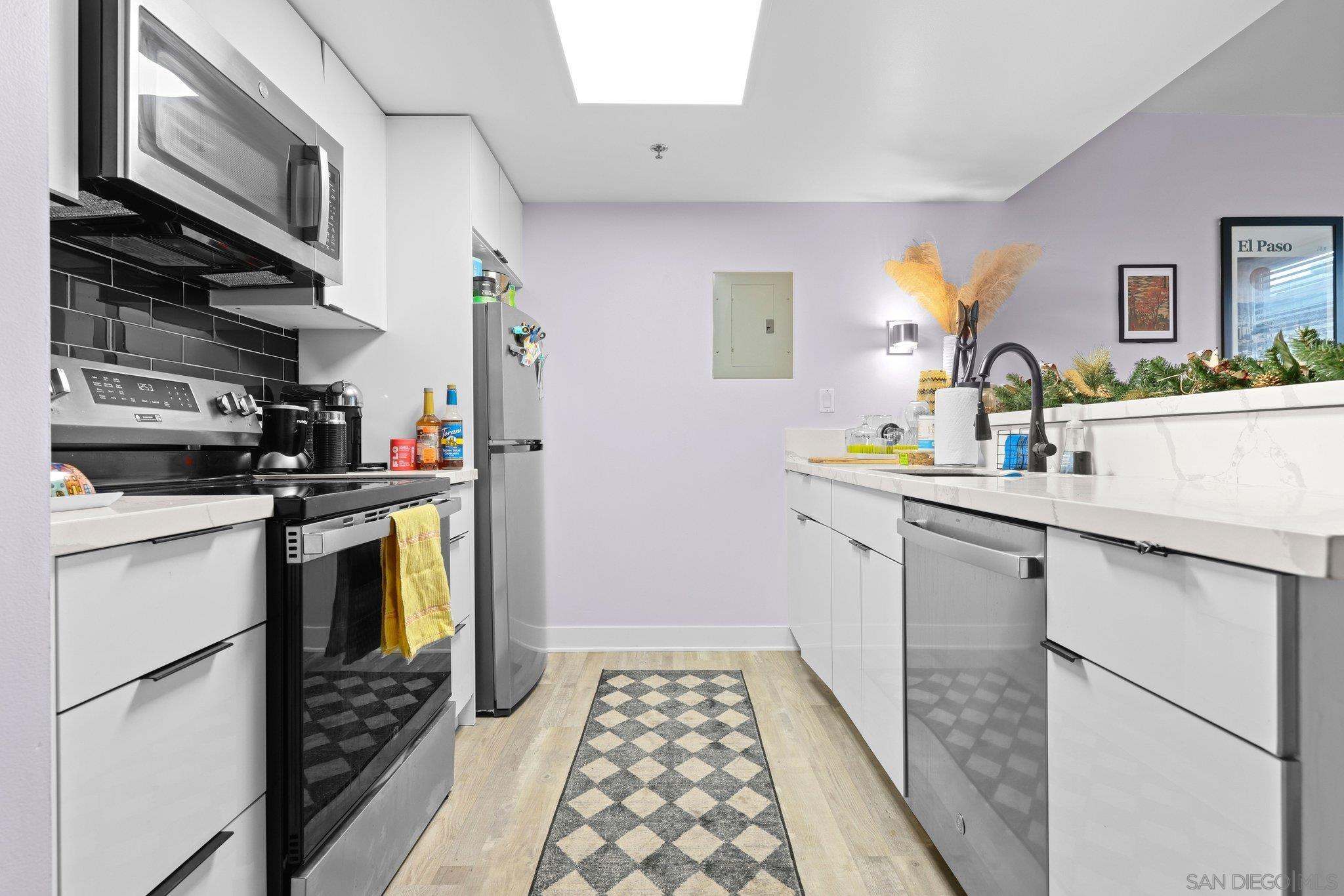 Detail Gallery Image 5 of 53 For 425 W Beech St  #433,  San Diego,  CA 92101 - 2 Beds | 1 Baths