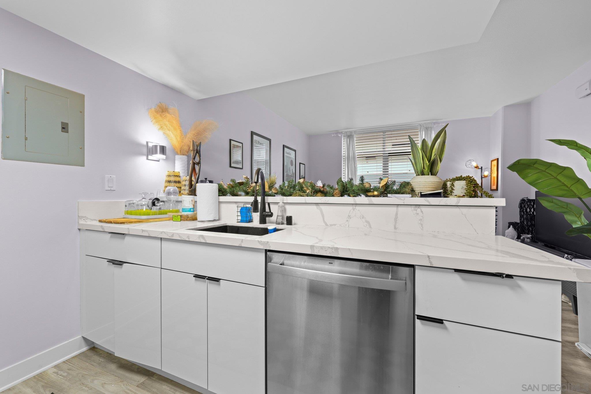 Detail Gallery Image 8 of 53 For 425 W Beech St  #433,  San Diego,  CA 92101 - 2 Beds | 1 Baths