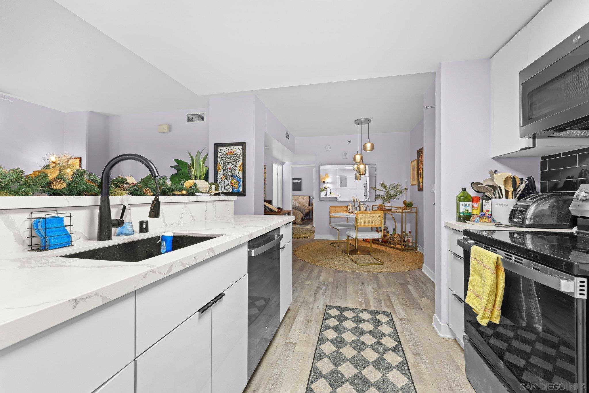 Detail Gallery Image 9 of 53 For 425 W Beech St  #433,  San Diego,  CA 92101 - 2 Beds | 1 Baths