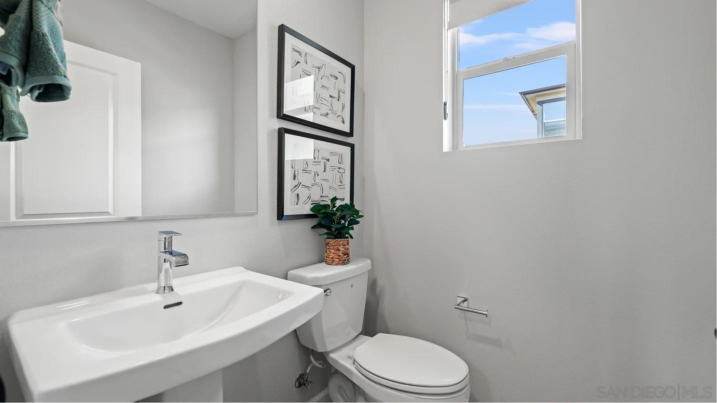 Detail Gallery Image 10 of 12 For 336  Summer Breeze Way, Oceanside,  CA 92057 - 1 Beds | 1/1 Baths