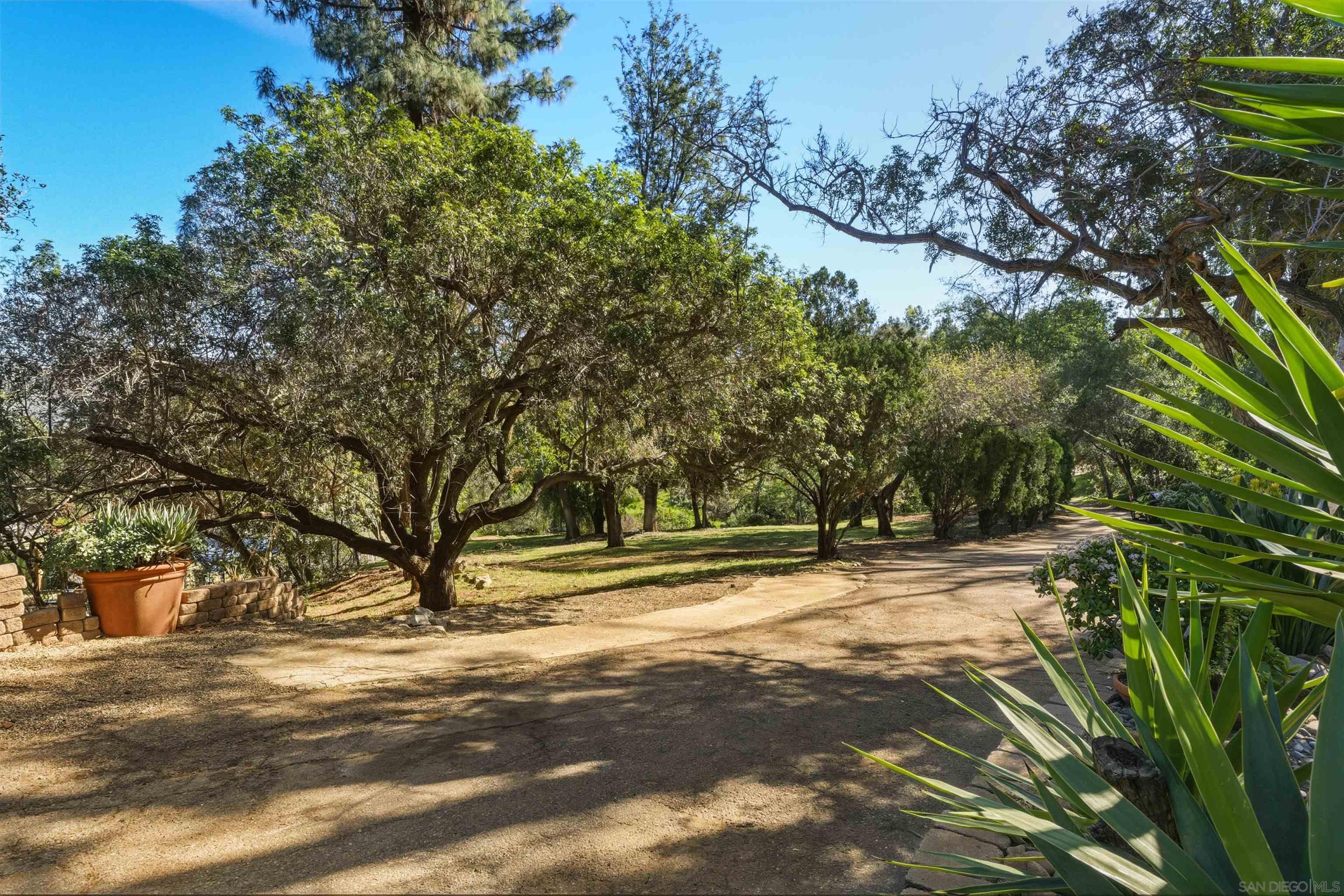 Detail Gallery Image 20 of 25 For 11618  Johnson Lake Road, Lakeside,  CA 92040 - 4 Beds | 3 Baths