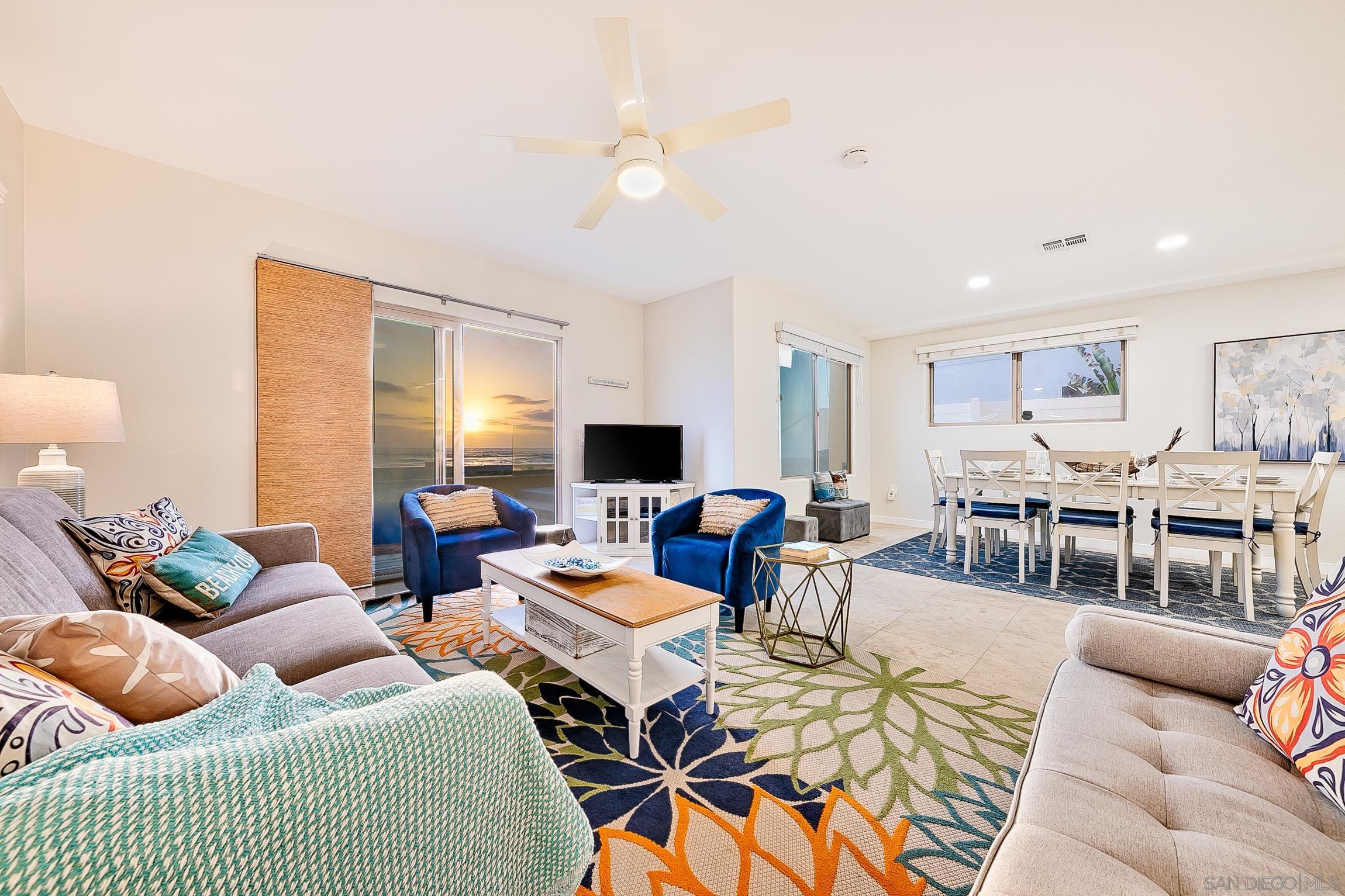 Detail Gallery Image 14 of 52 For 3537  Ocean Front Walk, San Diego,  CA 92109 - 3 Beds | 2/1 Baths