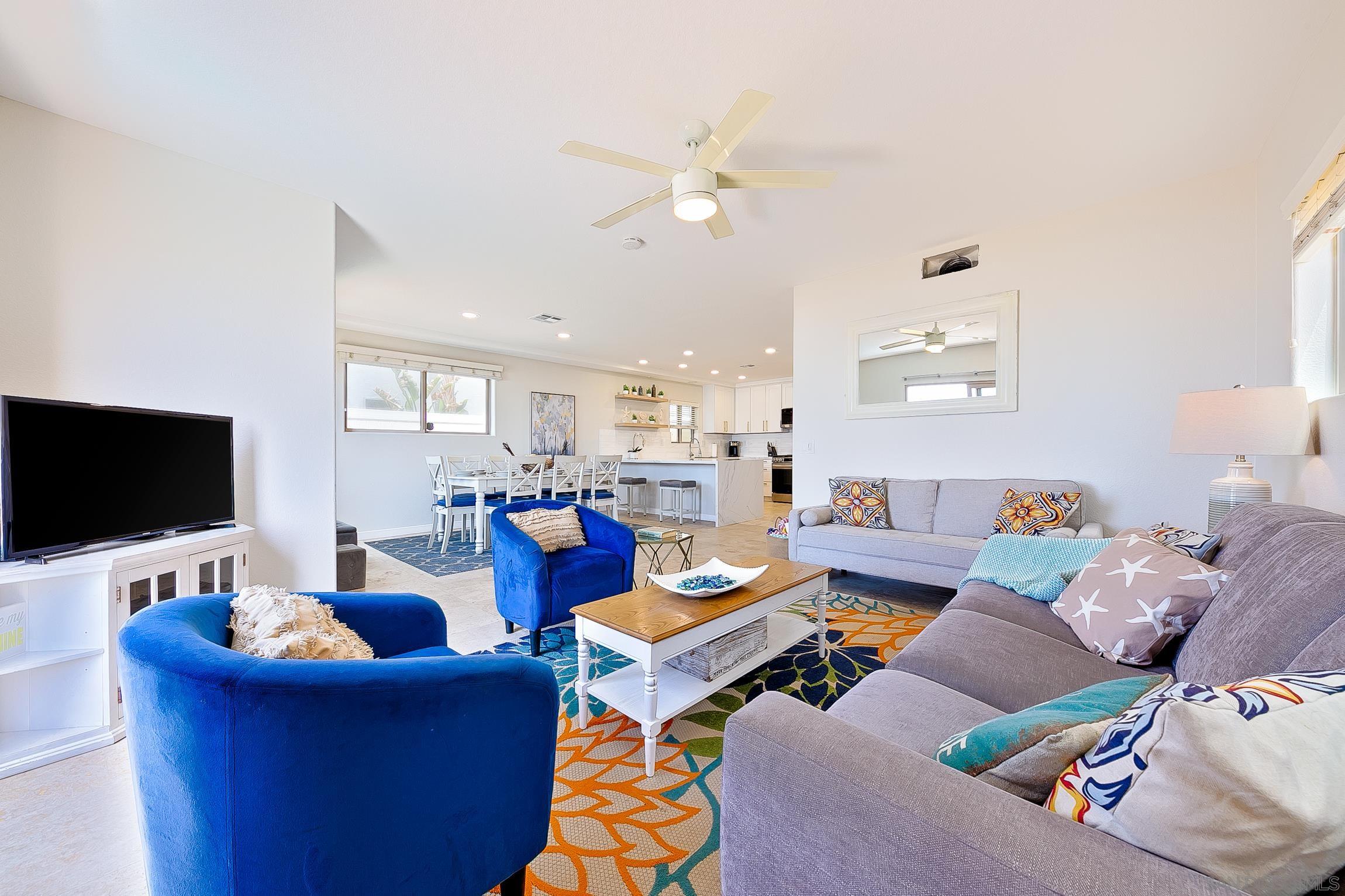 Detail Gallery Image 15 of 52 For 3537  Ocean Front Walk, San Diego,  CA 92109 - 3 Beds | 2/1 Baths