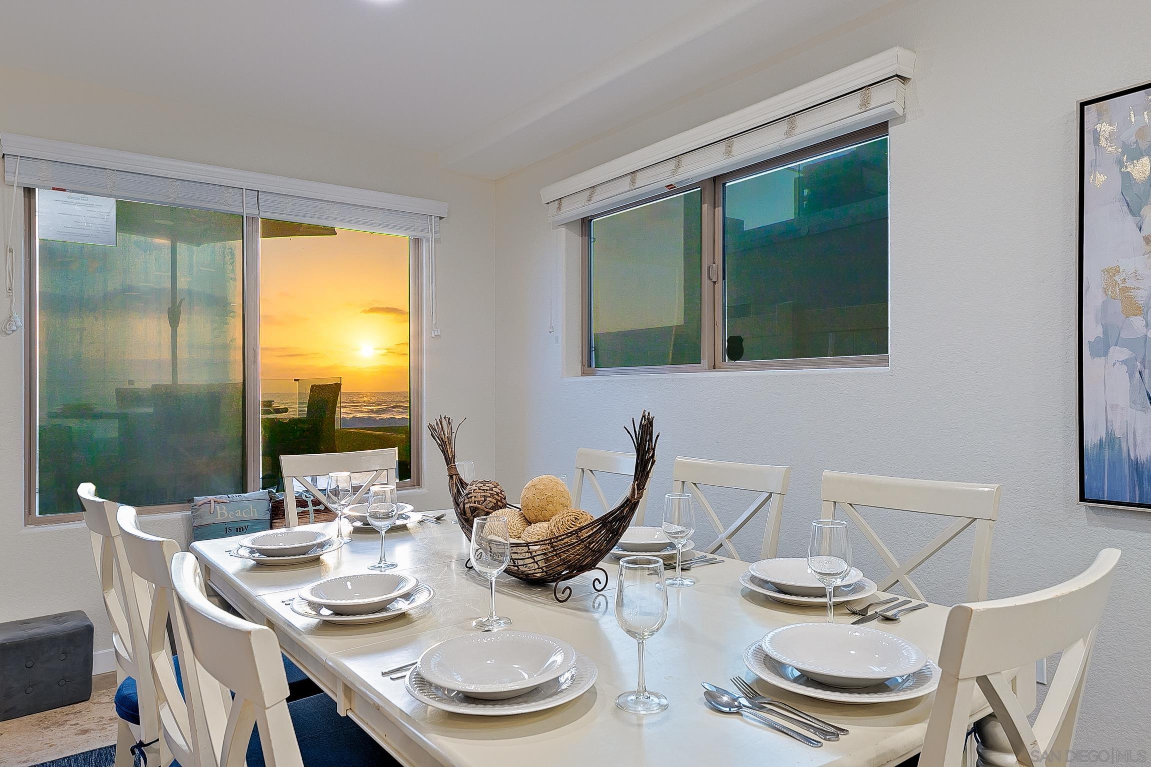 Detail Gallery Image 18 of 52 For 3537  Ocean Front Walk, San Diego,  CA 92109 - 3 Beds | 2/1 Baths