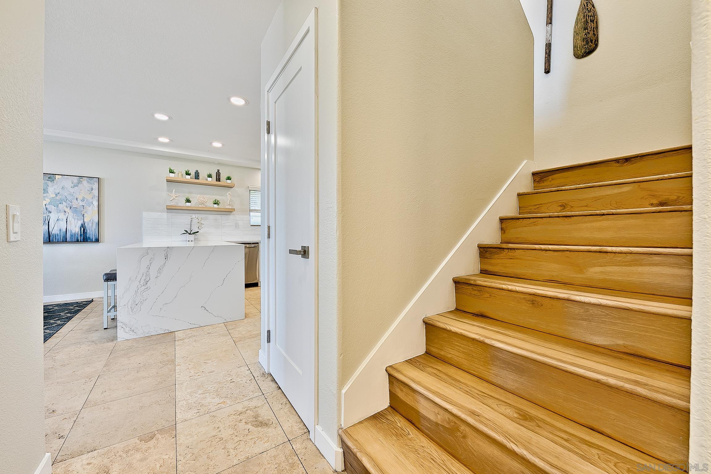 Detail Gallery Image 27 of 52 For 3537  Ocean Front Walk, San Diego,  CA 92109 - 3 Beds | 2/1 Baths