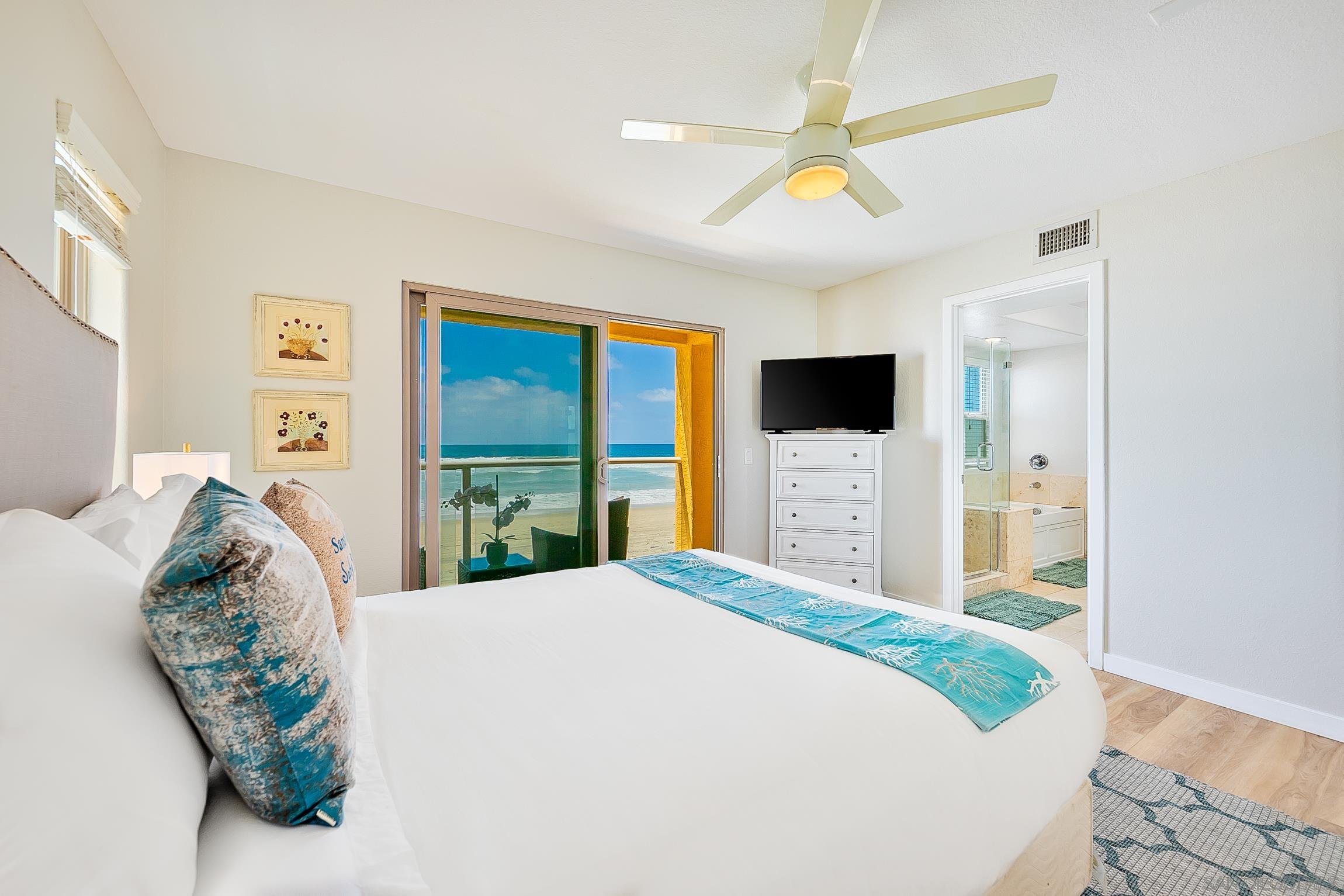 Detail Gallery Image 30 of 52 For 3537  Ocean Front Walk, San Diego,  CA 92109 - 3 Beds | 2/1 Baths