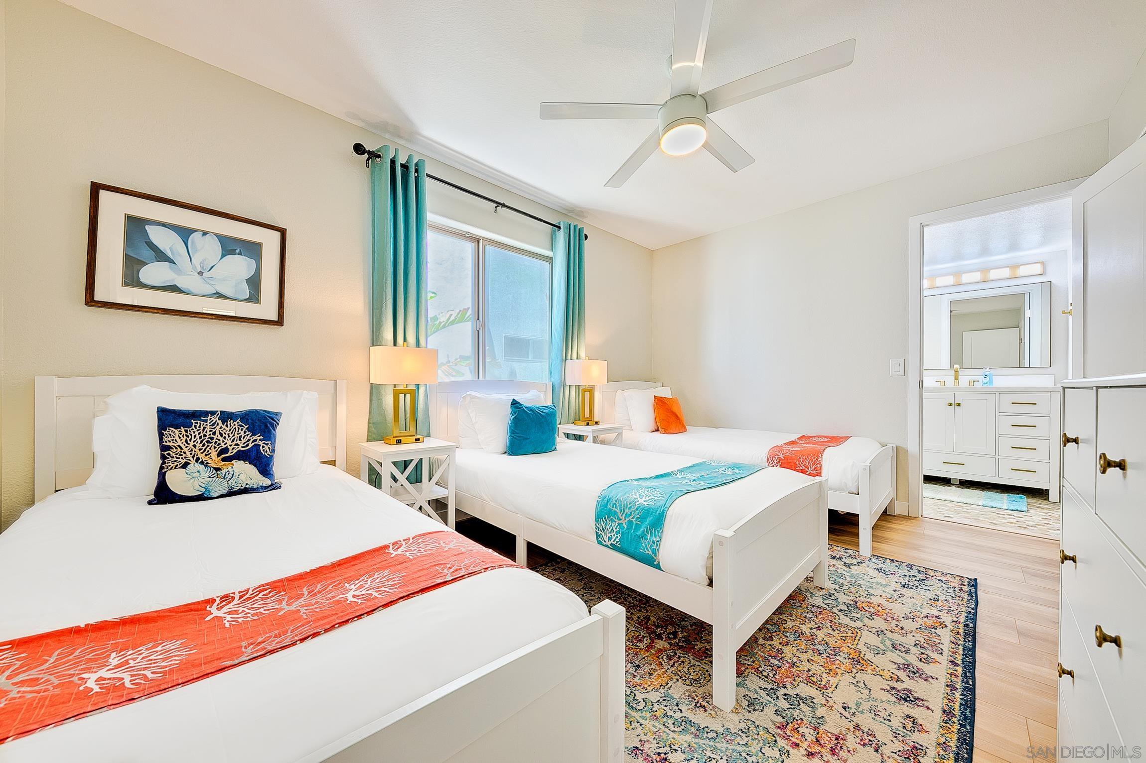 Detail Gallery Image 45 of 52 For 3537  Ocean Front Walk, San Diego,  CA 92109 - 3 Beds | 2/1 Baths