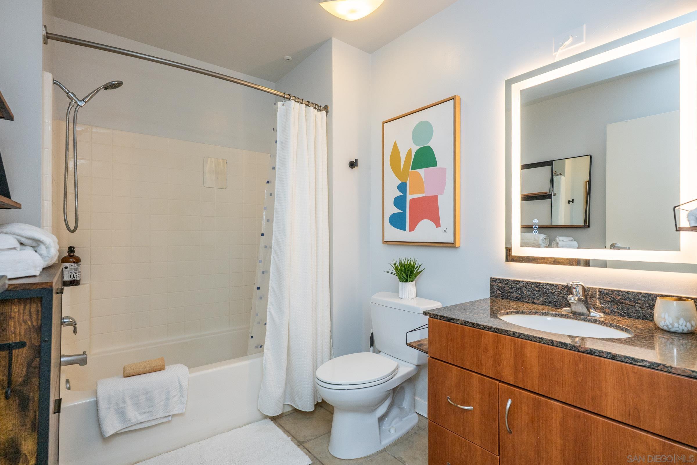 Detail Gallery Image 14 of 38 For 889 Date St  214, San Diego,  CA 92101 - 1 Beds | 1 Baths