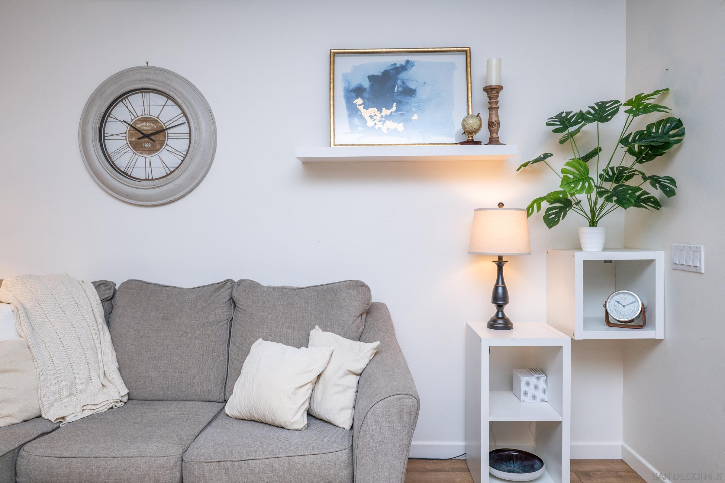 Detail Gallery Image 3 of 38 For 889 Date St  214, San Diego,  CA 92101 - 1 Beds | 1 Baths