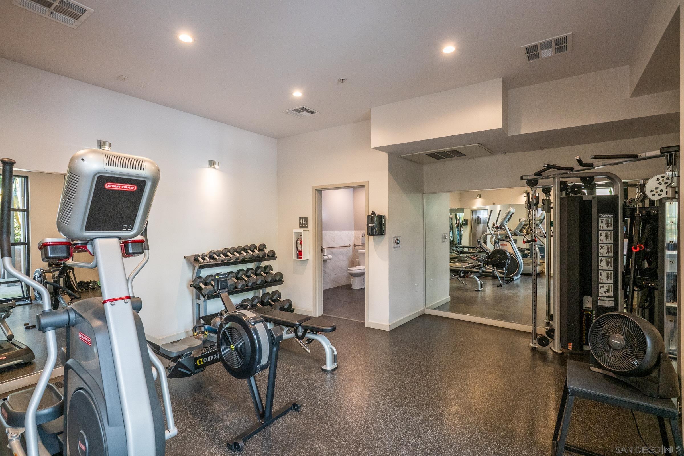 Detail Gallery Image 38 of 38 For 889 Date St  214, San Diego,  CA 92101 - 1 Beds | 1 Baths