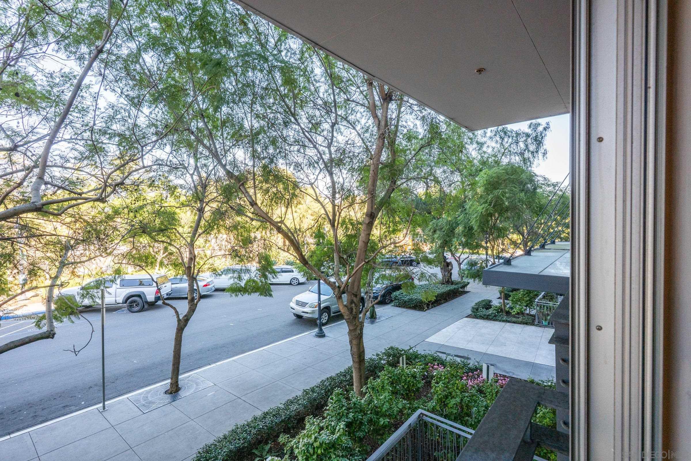 Detail Gallery Image 8 of 38 For 889 Date St  214, San Diego,  CA 92101 - 1 Beds | 1 Baths