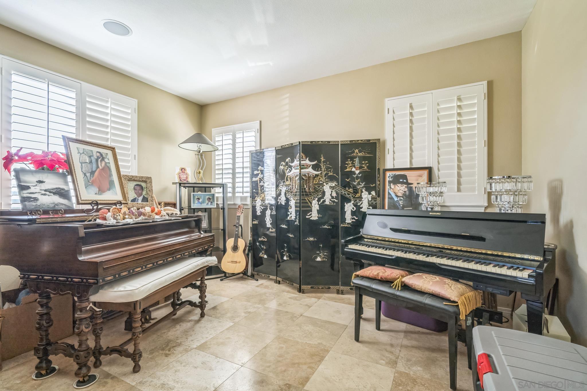 Detail Gallery Image 8 of 27 For 3152  Beven Dr, Escondido,  CA 92027 - 5 Beds | 4/1 Baths