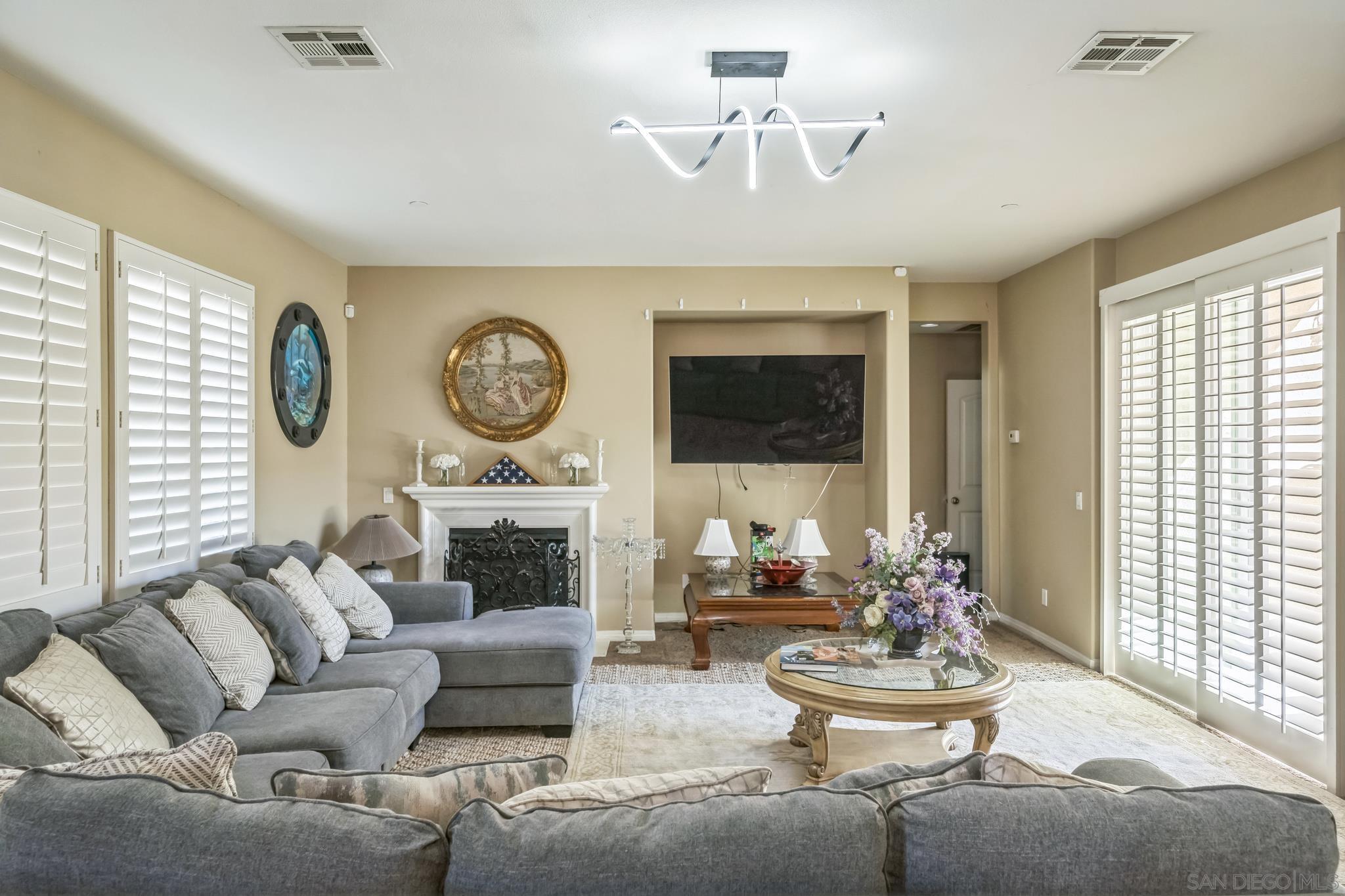 Detail Gallery Image 9 of 27 For 3152  Beven Dr, Escondido,  CA 92027 - 5 Beds | 4/1 Baths